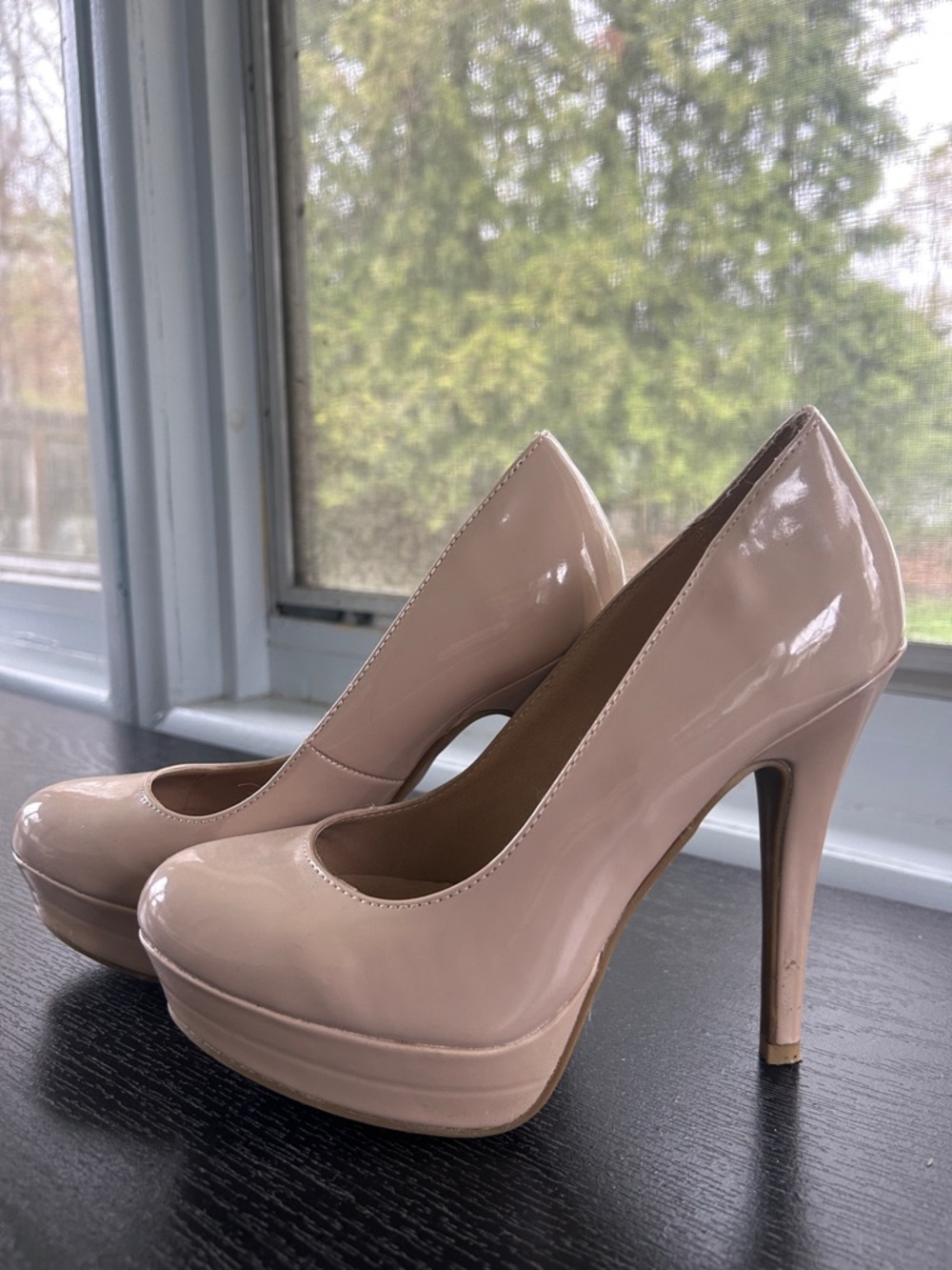 LC Lauren Conrad Blush Patent Platform Pumps